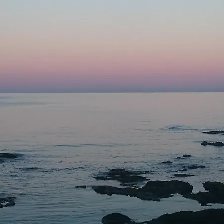 Caseta De Pescadors A Les Cales De Colera, 2ª Linea De Mar Колера